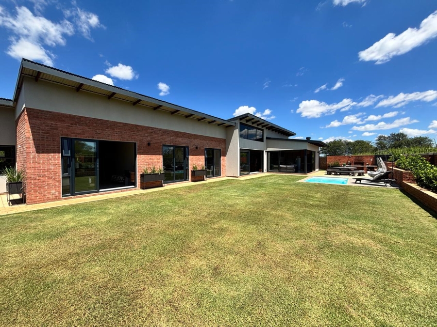 3 Bedroom Property for Sale in Van Der Hoff Park North West